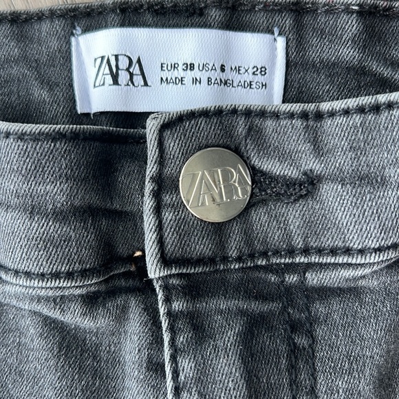 Zara high waisted jeans - Picture 3 of 4